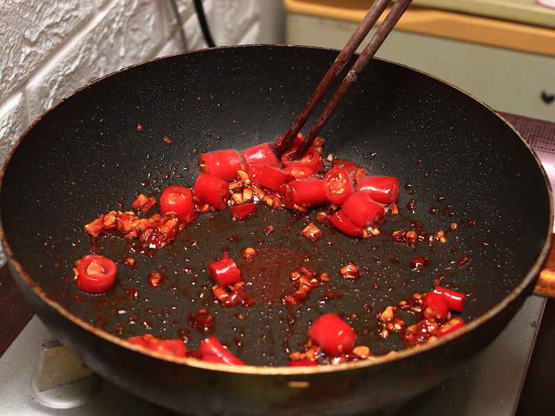 辣子雞丁 - 熱炒廚房 ● 火辣辣料理超級暖和