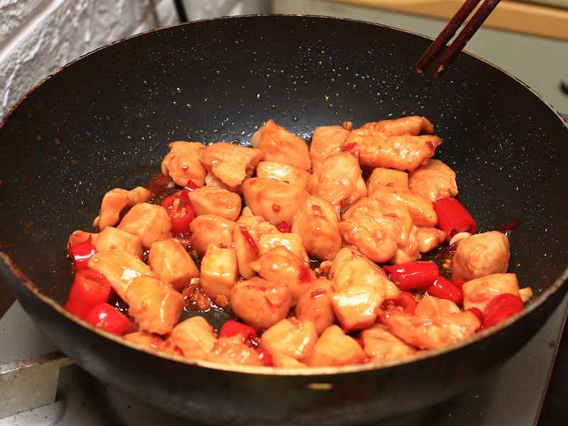 辣子雞丁 - 熱炒廚房 ● 火辣辣料理超級暖和