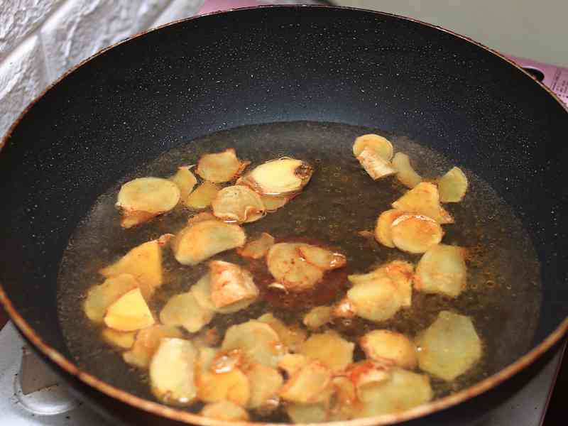 麻油雞飯 - 冬天必做好料理，一鍋就可開飯